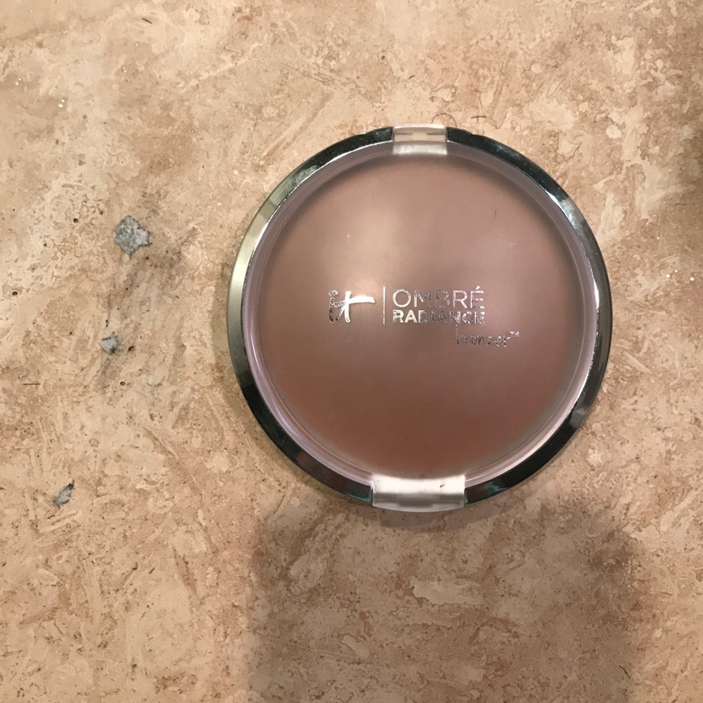 It Cosmetics bronzer